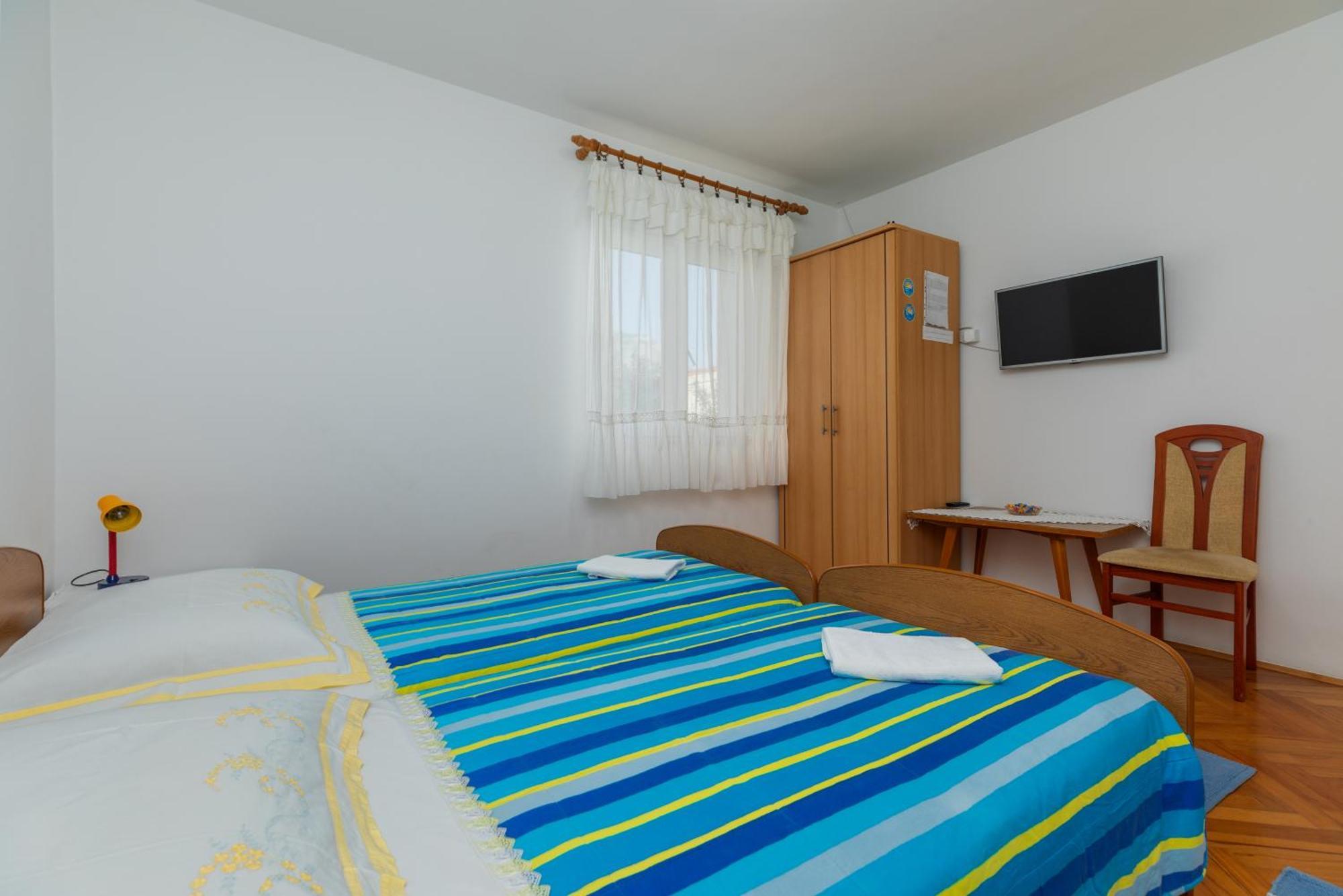 Apartments With A Parking Space Omis - 2745 Habitación foto