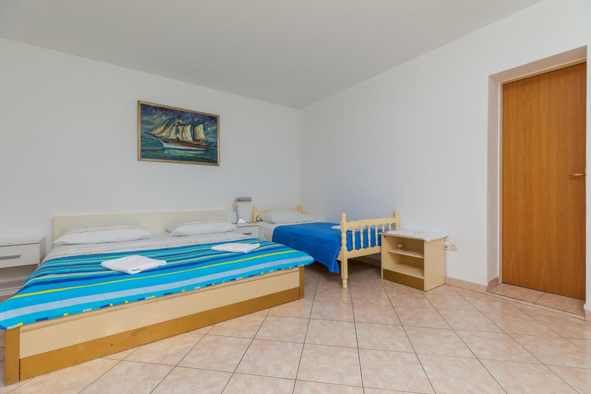 Apartments With A Parking Space Omis - 2745 Habitación foto